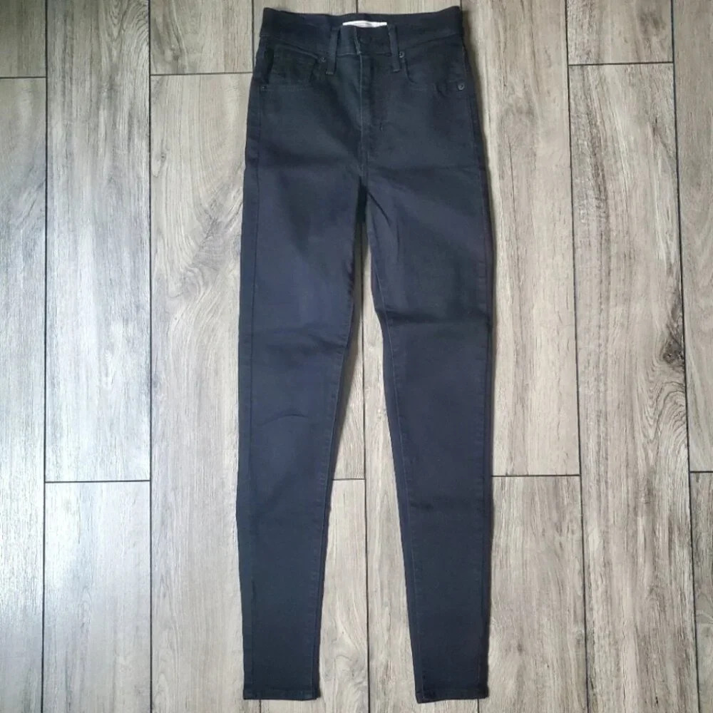 LEVIS | NWOT Mile High Super Skinny Black Denim Jeans (Size 25)